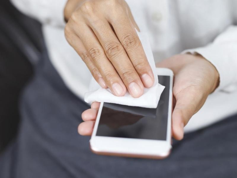 Bactérias no celular: a importância da higienização periódica